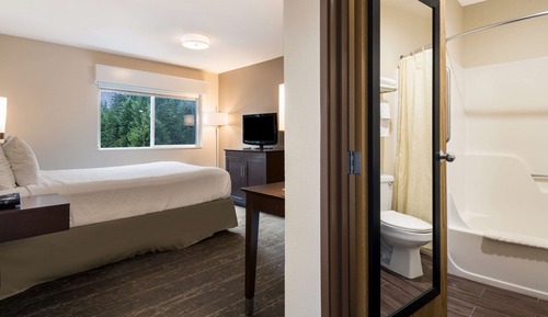 Suite, 1 Queen Bed, Non Smoking, Kitchen