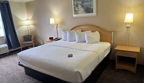 Studio Suite, 1 King Bed, Non Smoking