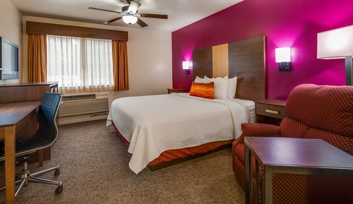 Standard Room, 1 King Bed, Accessible, Refrigerator & Microwave