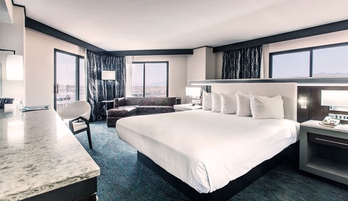 Executive Room, 1 King Bed, Balcony, Sitting Area, Refrigerator (No Pets Allowed)