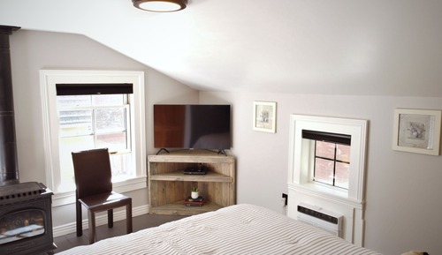 Suite 10 Lavender Loft