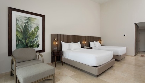 Room, 2 Queen Beds, Garden View