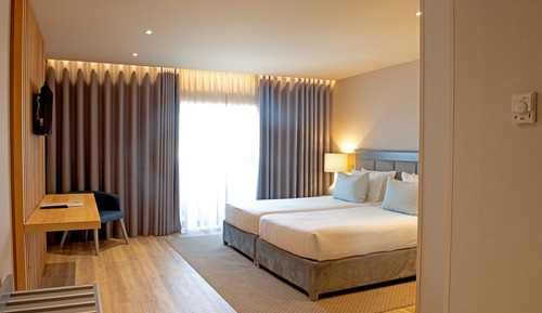 Double or Twin Room, 1 Double or 2 Twin Beds, Non Smoking, Private Bathroom (Seaside Lateral View)
