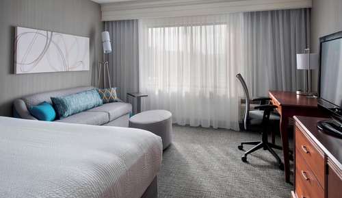 Room, 1 King Bed (Hearing Accessible)