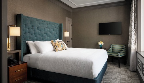 Suite, 1 King Bed with Sofa bed, Non Smoking
