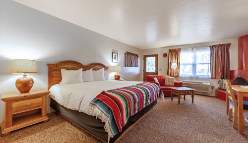Standard Room, 1 King Bed, Non Smoking, Fireplace