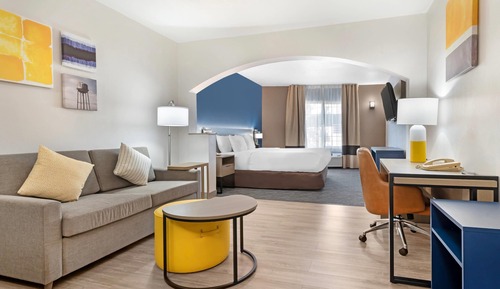 Suite, 1 King Bed, Non Smoking