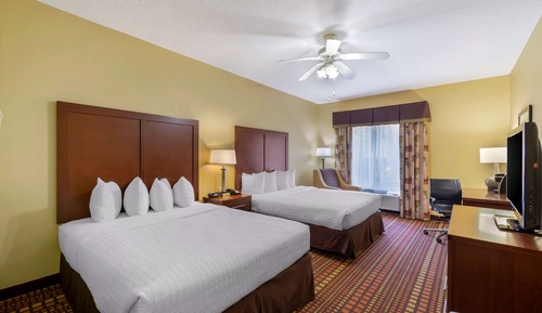 Standard Room, 2 Queen Beds, Accessible, Bathtub