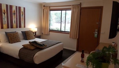 Queen room