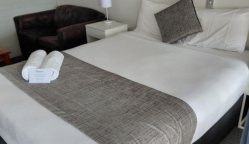 Deluxe Queen Room