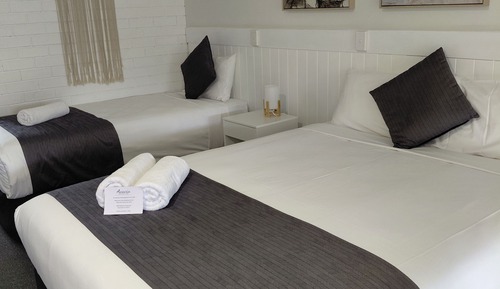 Standard Twin Room