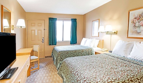 Standard Room, 2 Queen Beds, Non Smoking