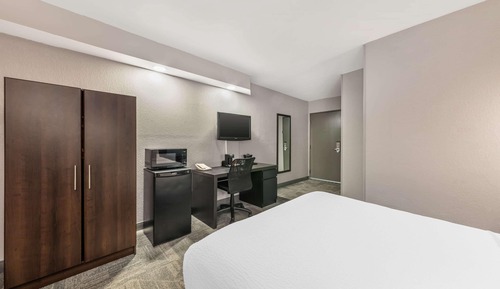 Standard Room, 1 Queen Bed, Accessible, Non Smoking