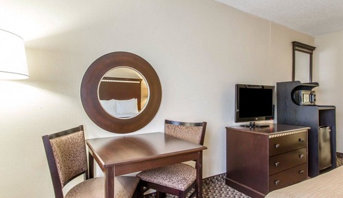 Standard Room, 2 Queen Beds, Non Smoking