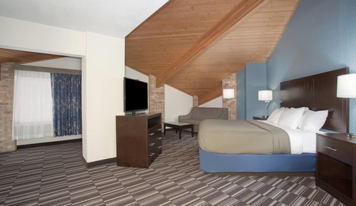Deluxe Studio Suite, 1 King Bed, Non Smoking