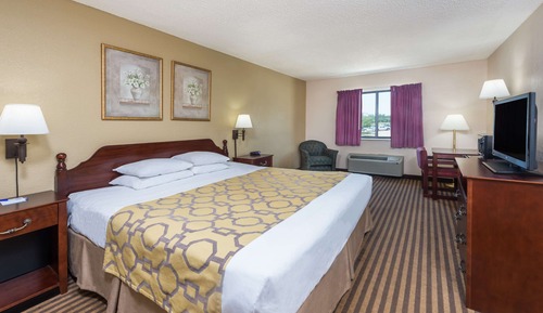 Studio Suite, 1 King Bed, Non Smoking