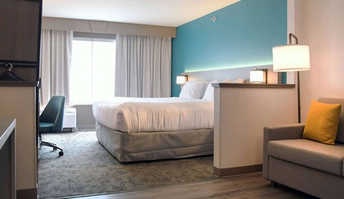 Suite, 1 King Bed, Accessible, Non Smoking