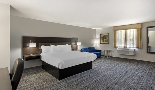 Suite, 1 King Bed, Non Smoking