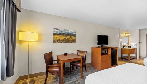 Standard Room, 2 Queen Beds, Non Smoking, Refrigerator & Microwave (Pet Friendly)
