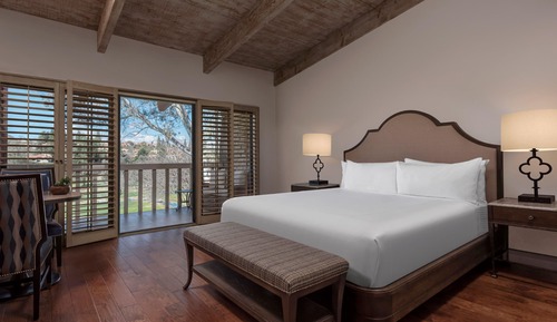 Premium Room (Golf or Spa View)
