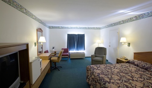 Room, 1 King Bed, Smoking