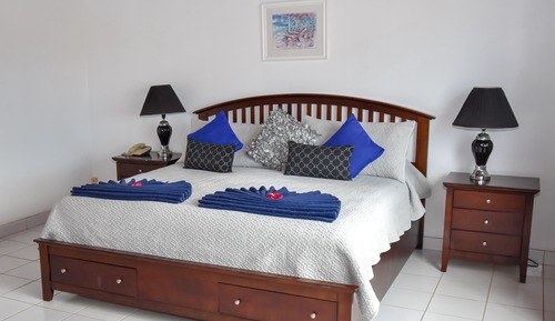 Villa, 1 King Bed, Garden View