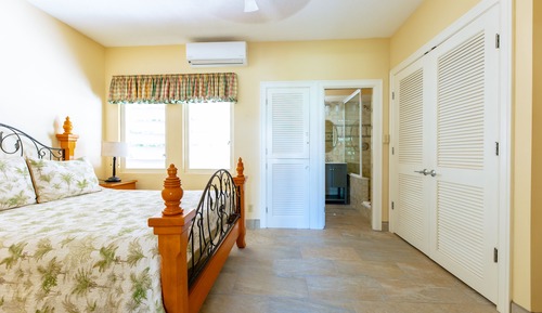 Deluxe Condo