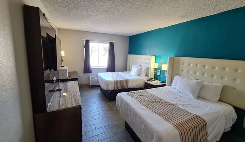 Room, 2 Queen Beds, Non Smoking