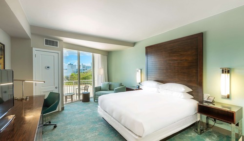 Room, 1 King Bed, Accessible (Roll-In Shower)