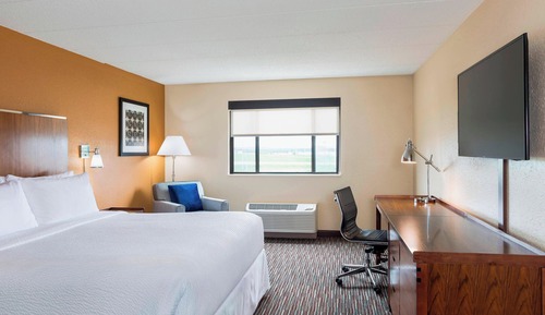 Club Room, 1 King Bed, Non Smoking