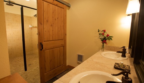 Deluxe King with Triple-Head Shower