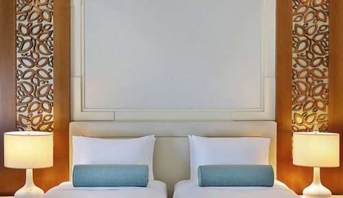 Executive Suite, 2 Twin Beds, Balcony, Mountain View