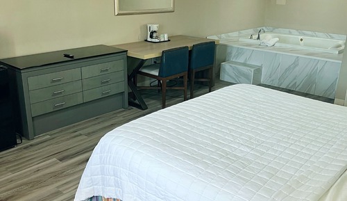 Executive Room, 1 King Bed, Non Smoking, Jetted Tub