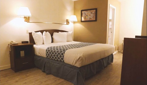 Deluxe Room, 1 King Bed, Non Smoking