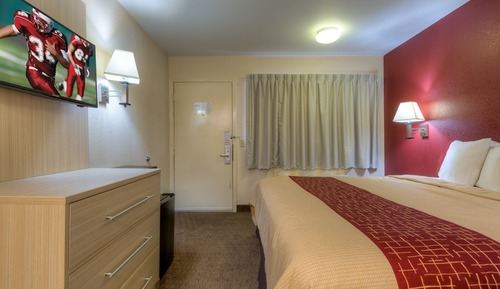 Deluxe Room, 1 King Bed, Smoking