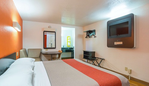 Standard Room, 1 King Bed, Smoking