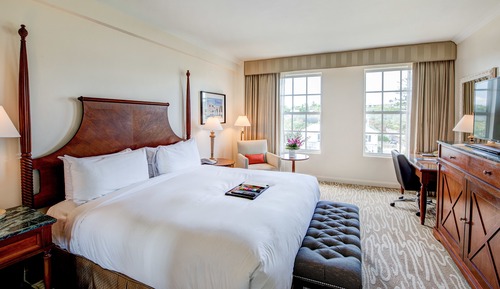 Junior Suite, 1 King Bed, 2 Bathrooms, City View (Sofa Bed)