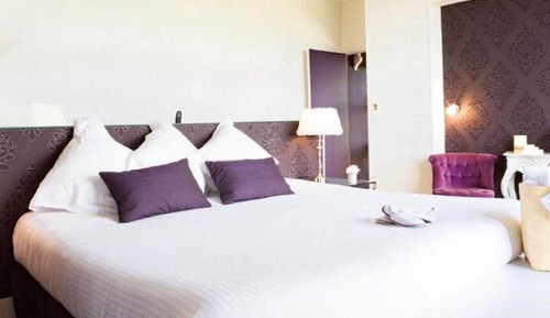 Deluxe Room, Seine