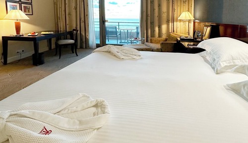 Royal Room, 1 King Bed, Sea View (Club)