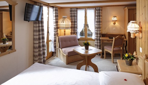 Standard Double Room with Balcony and Mountain View