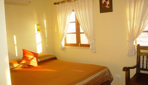 Beachfront Luxury Bungalow (Air Conditioned with Hot Water)