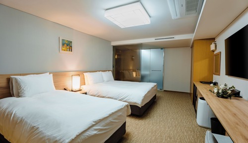 Deluxe Family Room