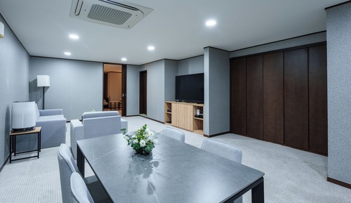 Suite (Twin, Max - 3 Guests)