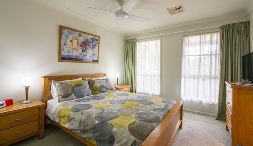 Queen Room 2 Bed & Breakfast