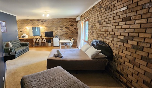 Deluxe Family Spa Suite (Sleeps 3-5)