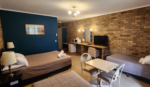 Family Room with Lakeview (Sleeps 4)