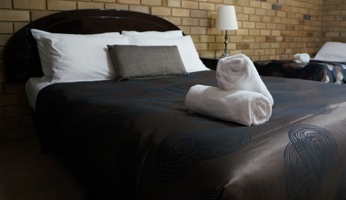 Superior Twin Suite (Sleeps 2-3)