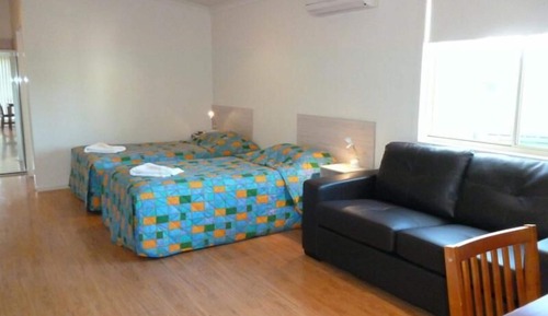 Economy Accessible Studio - Pet Friendly