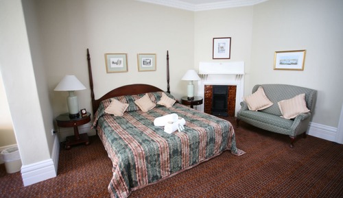 King/Twin Superior Room with Ensuite and Optional Single Bed