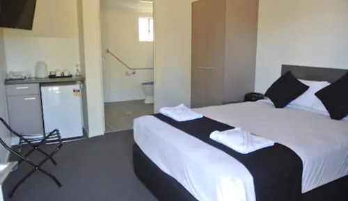 Accessible Queen Room